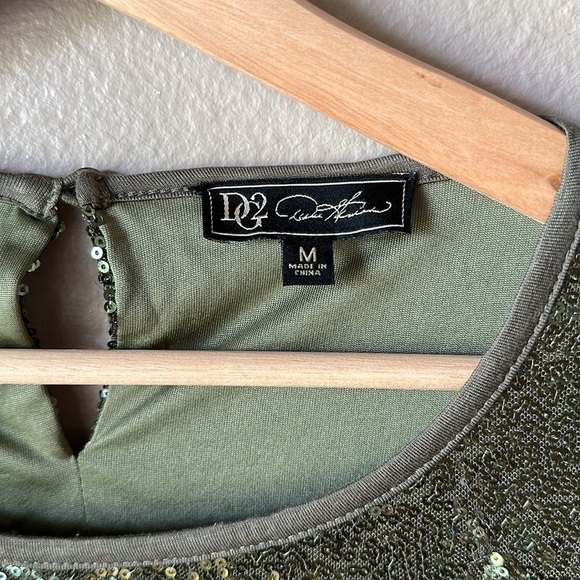 DG2 Sequin Green Short Sleeve High Low Top - Picture 3 of 7